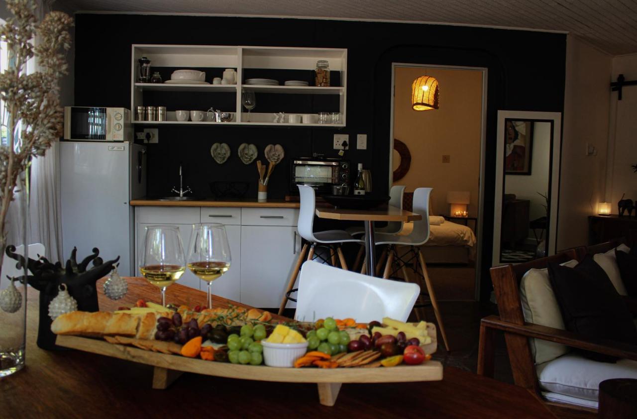 Alluring Self Catering 2 Bedroom Villa At Bokmakierie Villas Windhoek Exterior photo